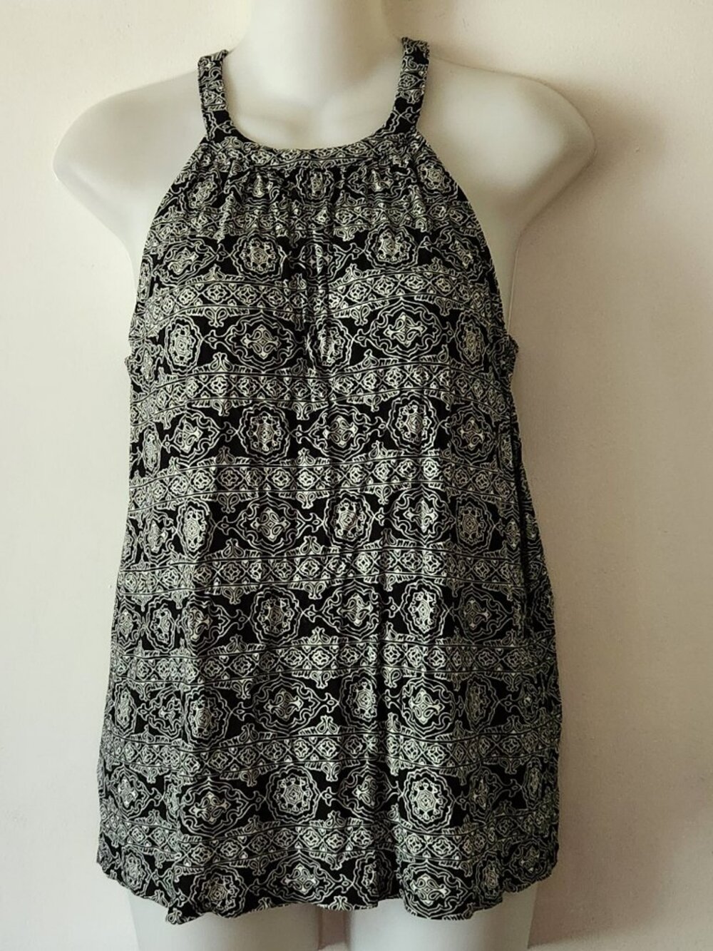 Ann Taylor LOFT tank sz MP racer back style black white ikat print GUC